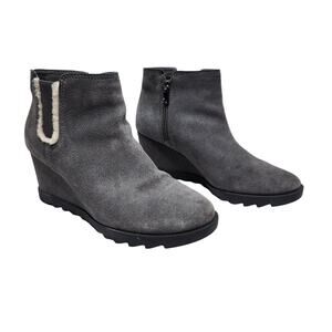 Koolaburra by UGG Yonela Wedge Sued Boots Stone Gray Sz 9